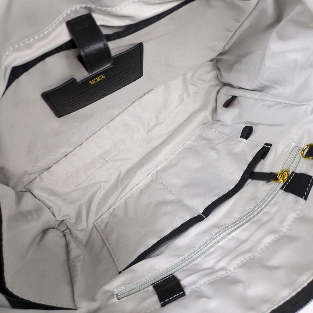 hitomi TUMI ヴァレッタ トートバッグ ビジネスバッグ 自立