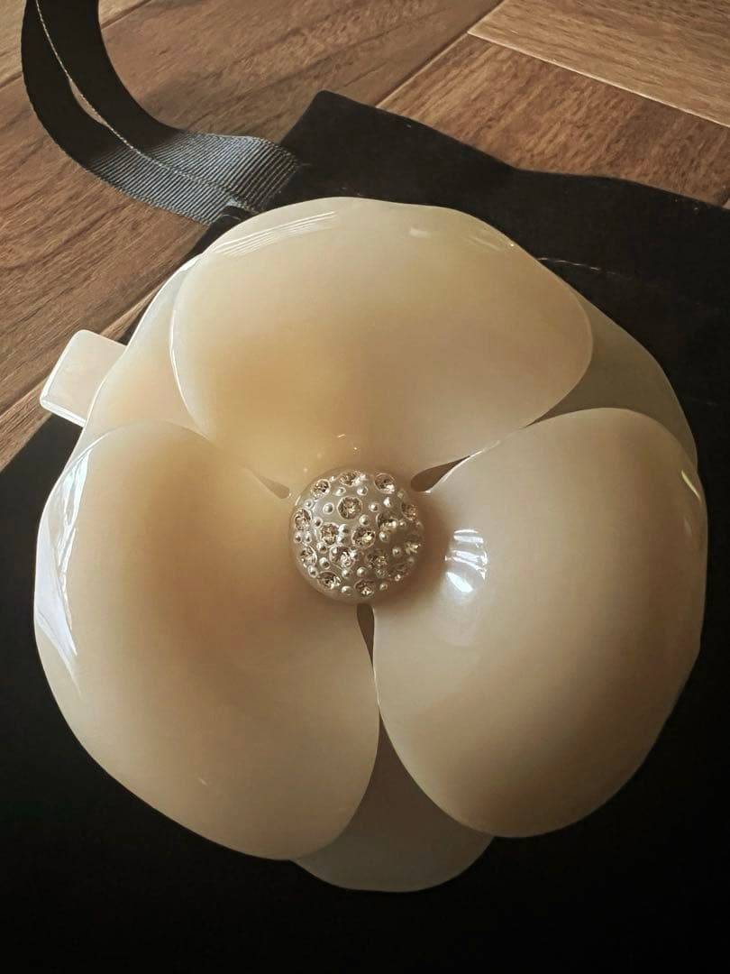 試着のみ　ALEXANDRE DE PARIS フラワーバレッタ