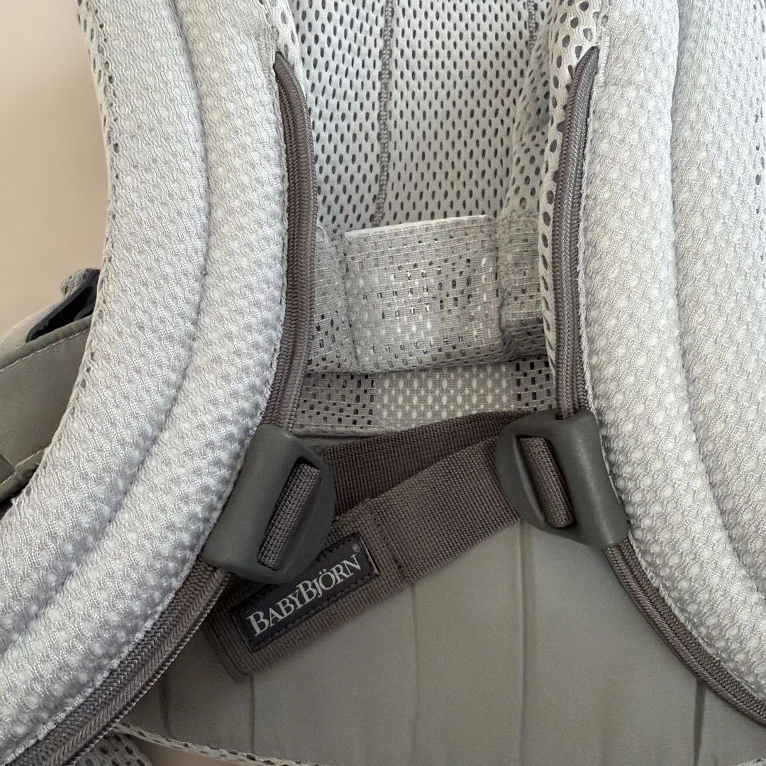 【み】ベビービョルン　ハーモニー　抱っこ紐　シルバー
