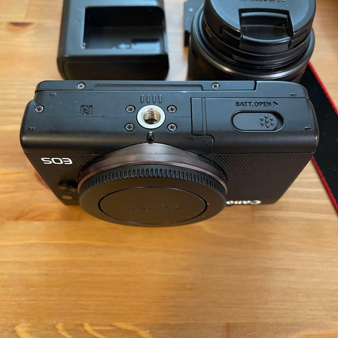 Canon EOS M100 ミラーレスカメラ 15-45mm