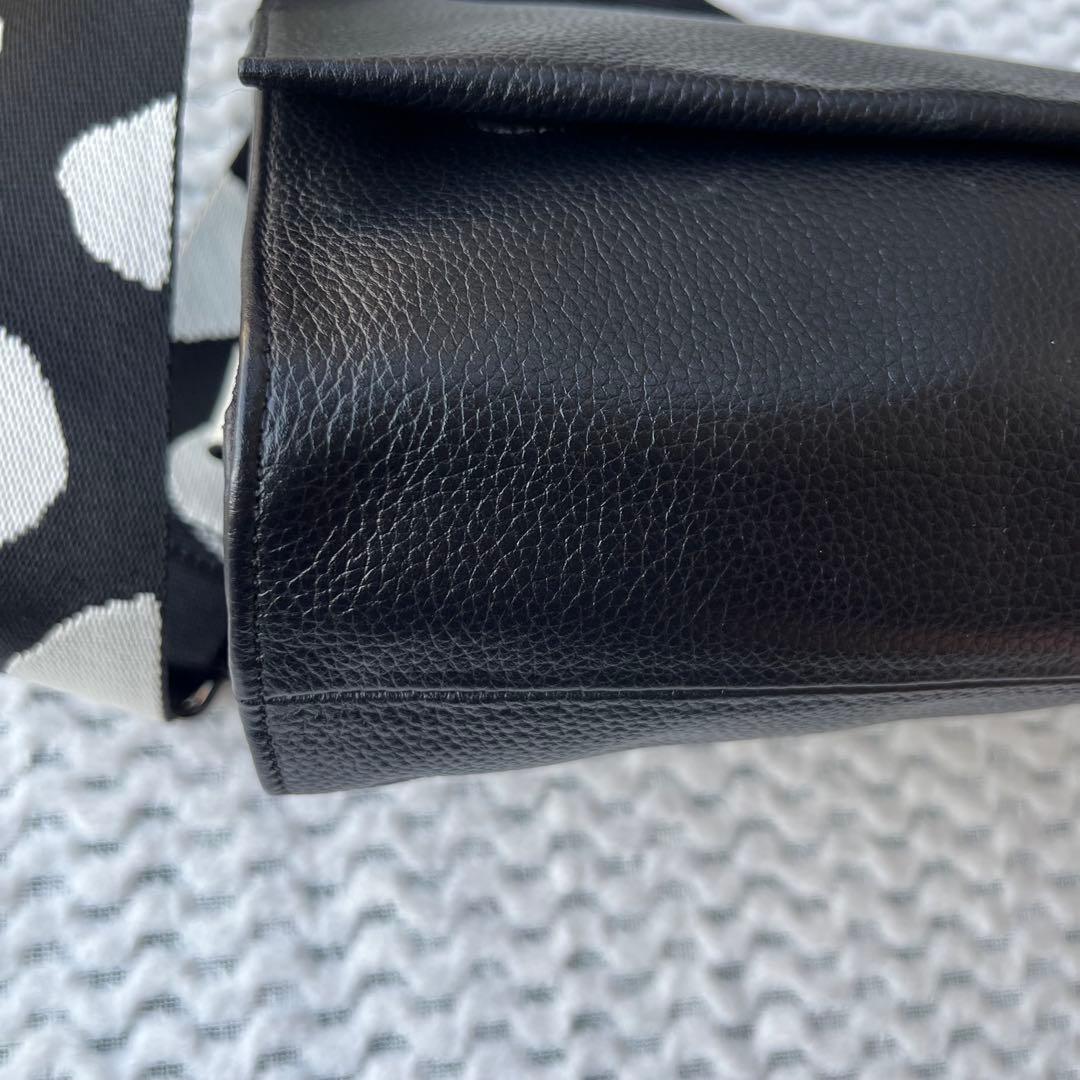 【美品】イアパピヨネ 柄ワイドテープショルダーバッグ　ダルメシアン ボディバッグ