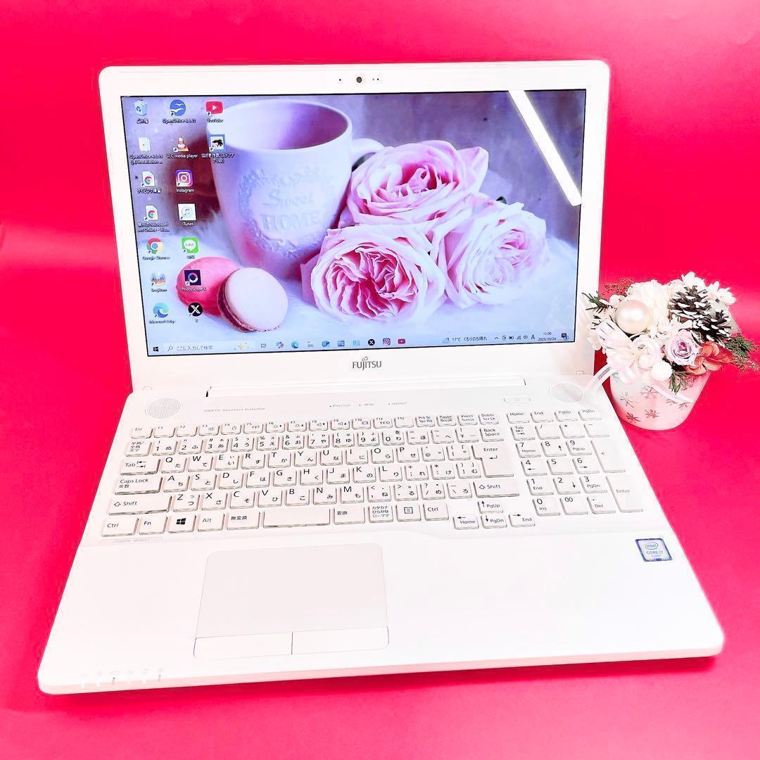 高性能Corei7✨️16GB✨️薄型ノートパソコンおしゃれ白カメラ付きSSD1TB