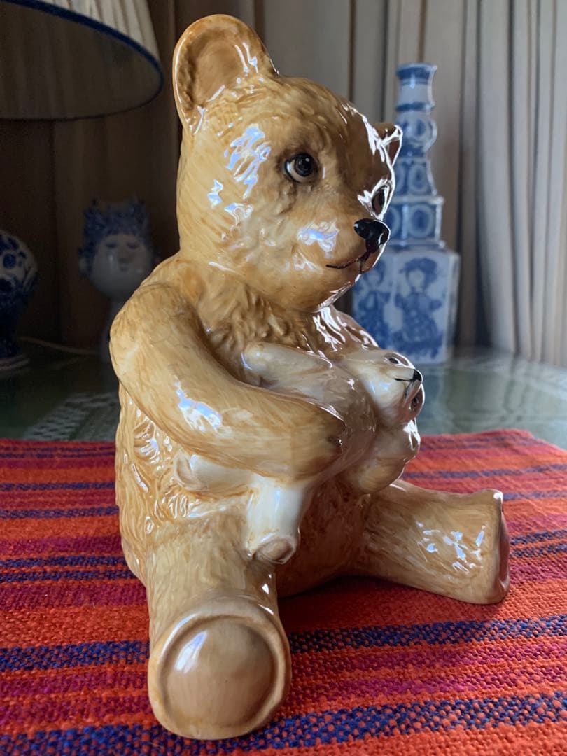 イギリスアンティーク　クマさんがクマちゃんを抱っこしてるレアな陶器のテディベア！