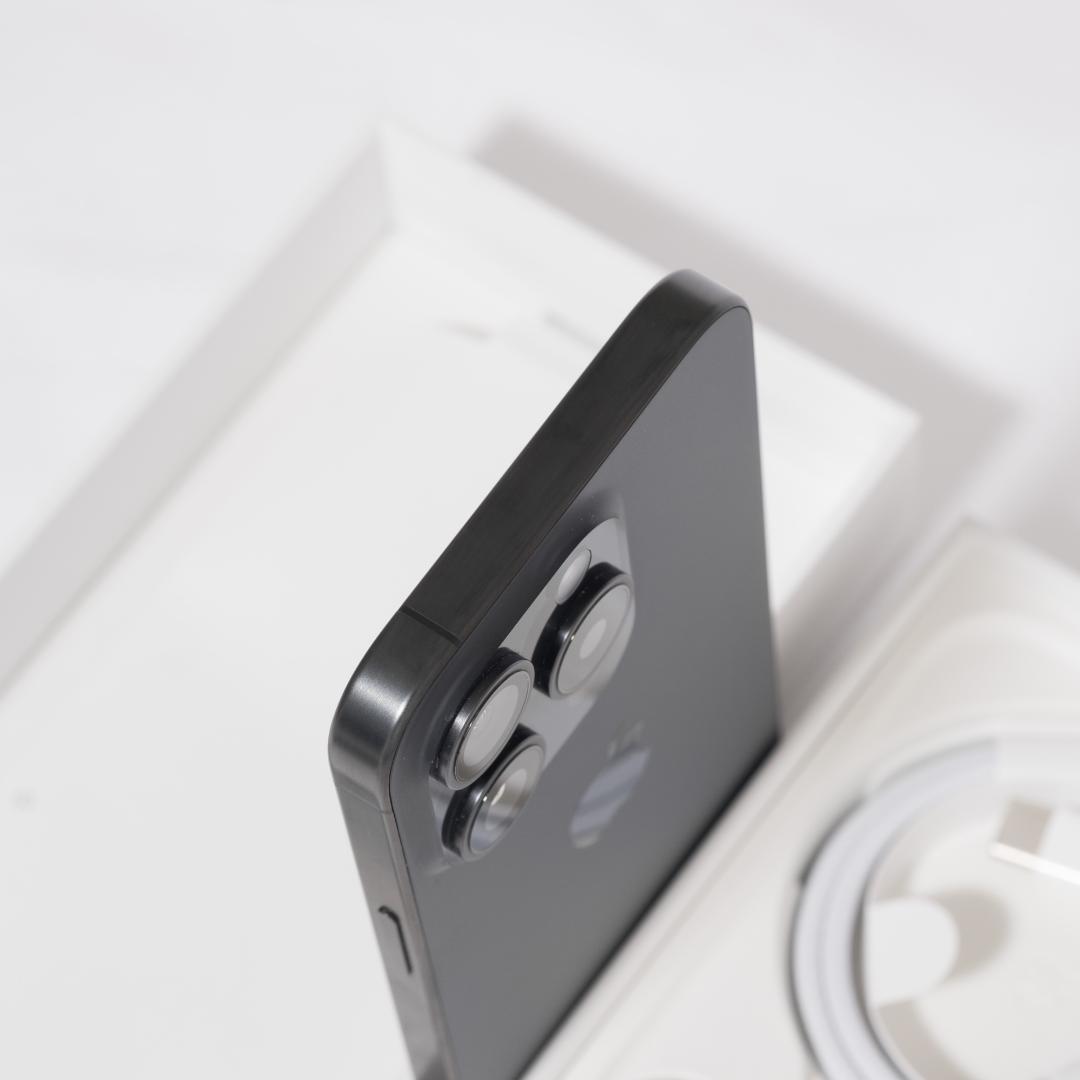 や*ま様 iPhone15 Pro 128GB ブラック 美品