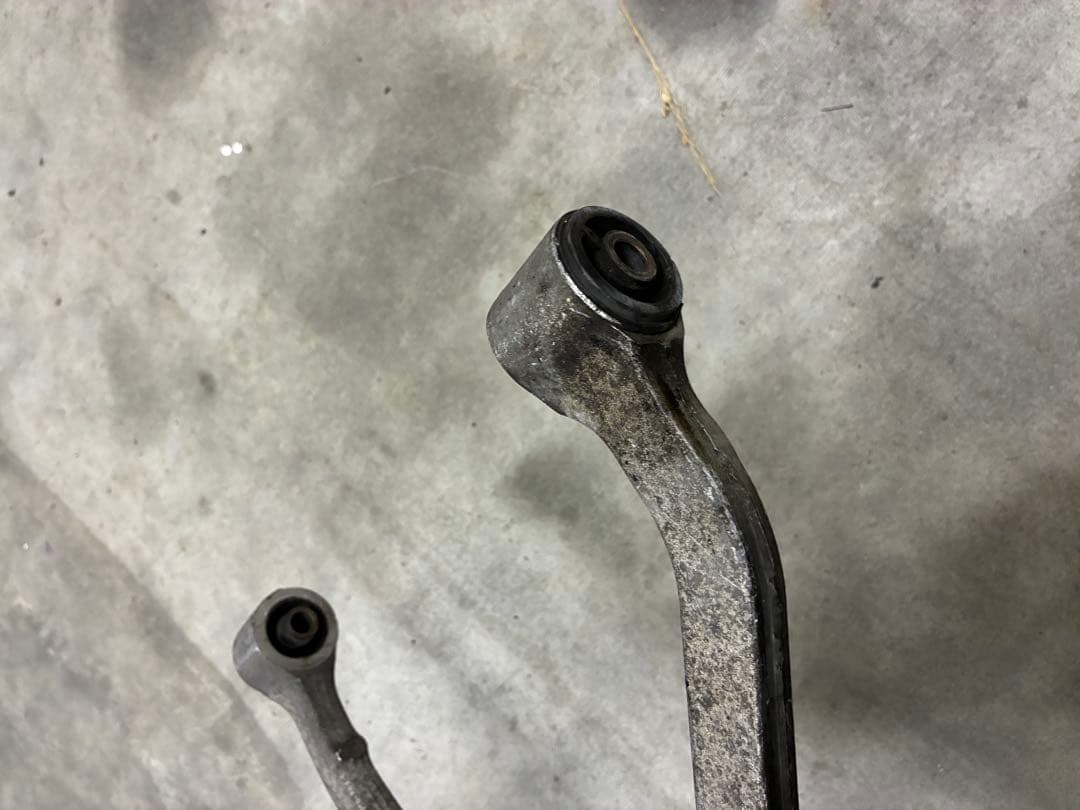 nm35 ステージア アッパーアーム z33 v35 流用に