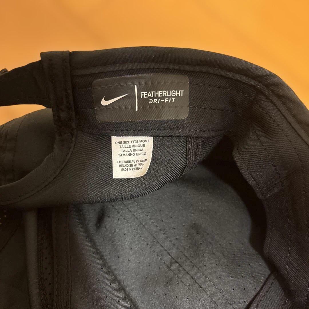 極美品　ナイキ　大阪なおみサインプリント入り　テニスキャップ　ユニ1サイズ