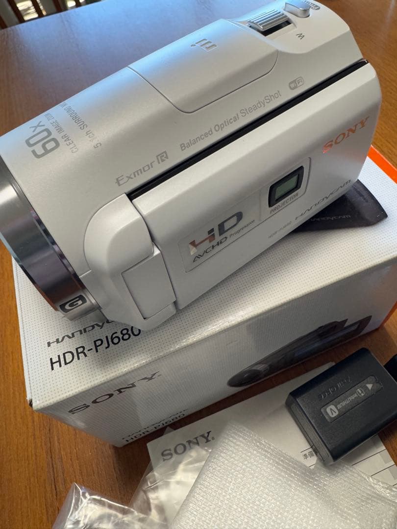 SONY HDR-PJ680 ビデオカメラ　プロジェクター付