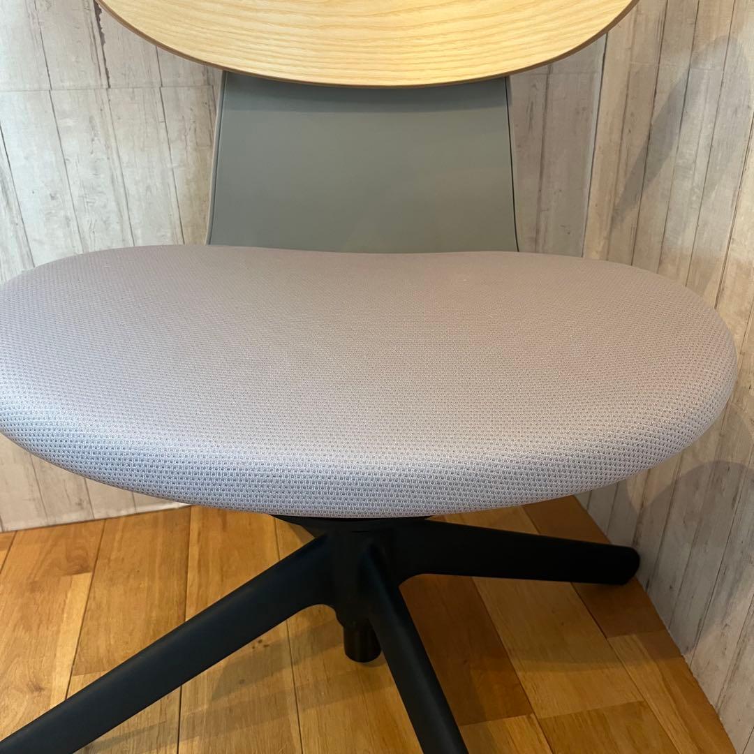 コクヨ ingLIFE イングライフ 4本脚／ミディアムグレージュ