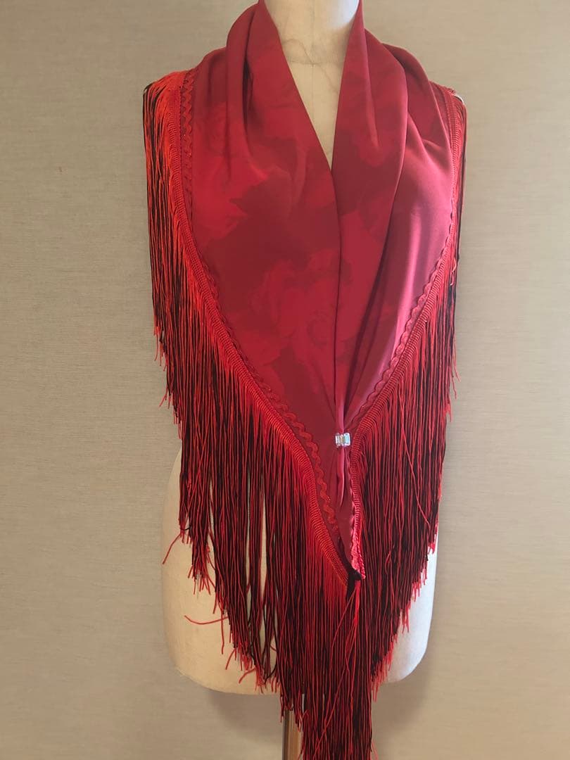 新作:赤黒リバーシブルシージョフラメンコ衣装　フリンジ付き赤黒花柄スカーフ