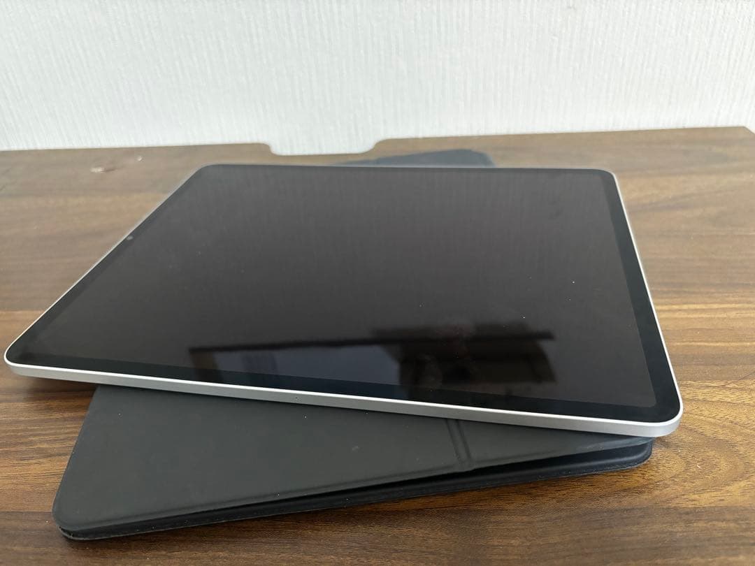 iPad Pro 12.9インチ 第5世代 / Magic Keyboard付き