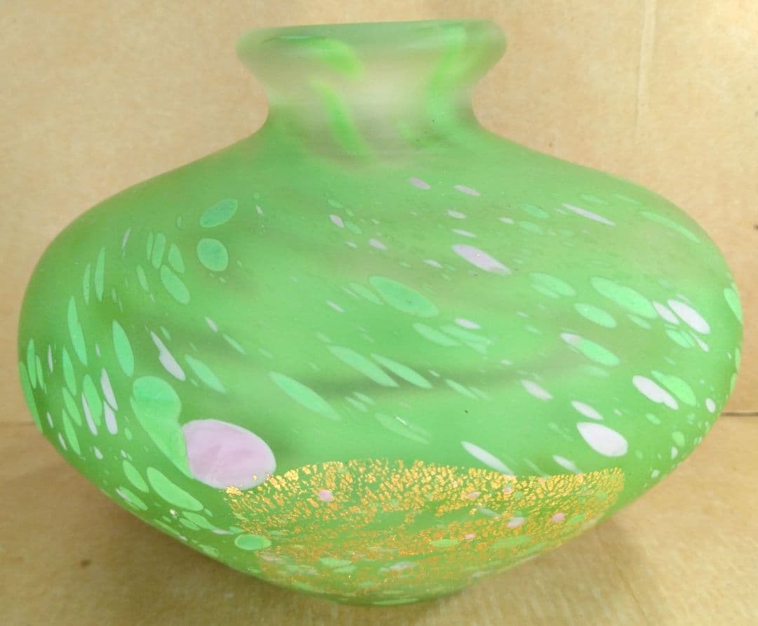 【本物保証】藤田喬平 手吹 金彩花瓶(緑色系) 共箱 栞 ｗ16㎝超