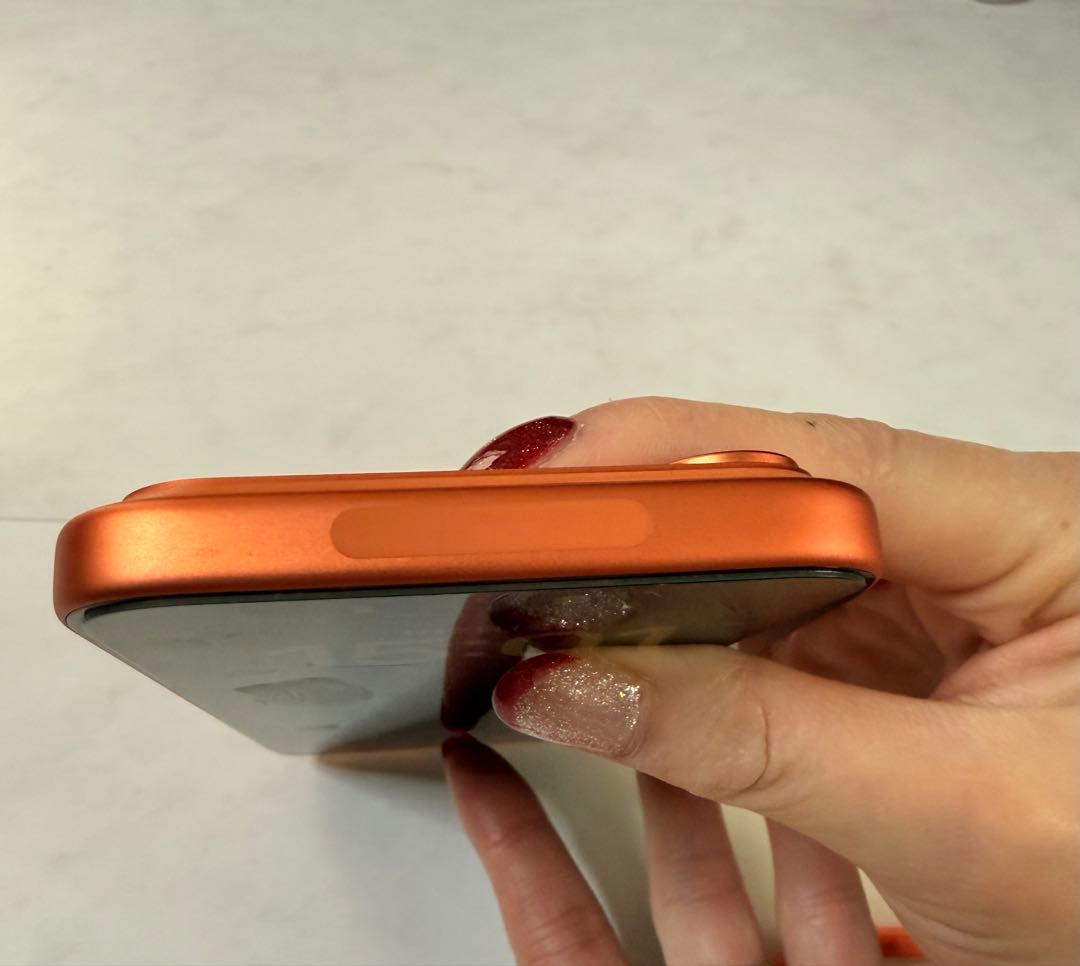 【最終価格】iPhone 17proMaxオレンジ 本体とケース