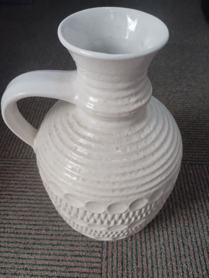 西ドイツ製　アンティークの陶器製の花瓶　一輪挿し　フラワーベース　ビンテージ