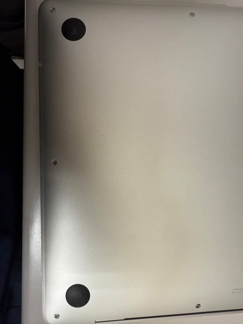 MacBook本体 MacBook Air (M1, 2020) 8GB / SSD 256GB