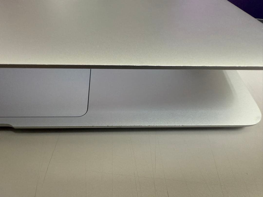 MacBook本体 MacBook Air (M1, 2020) 8GB / SSD 256GB