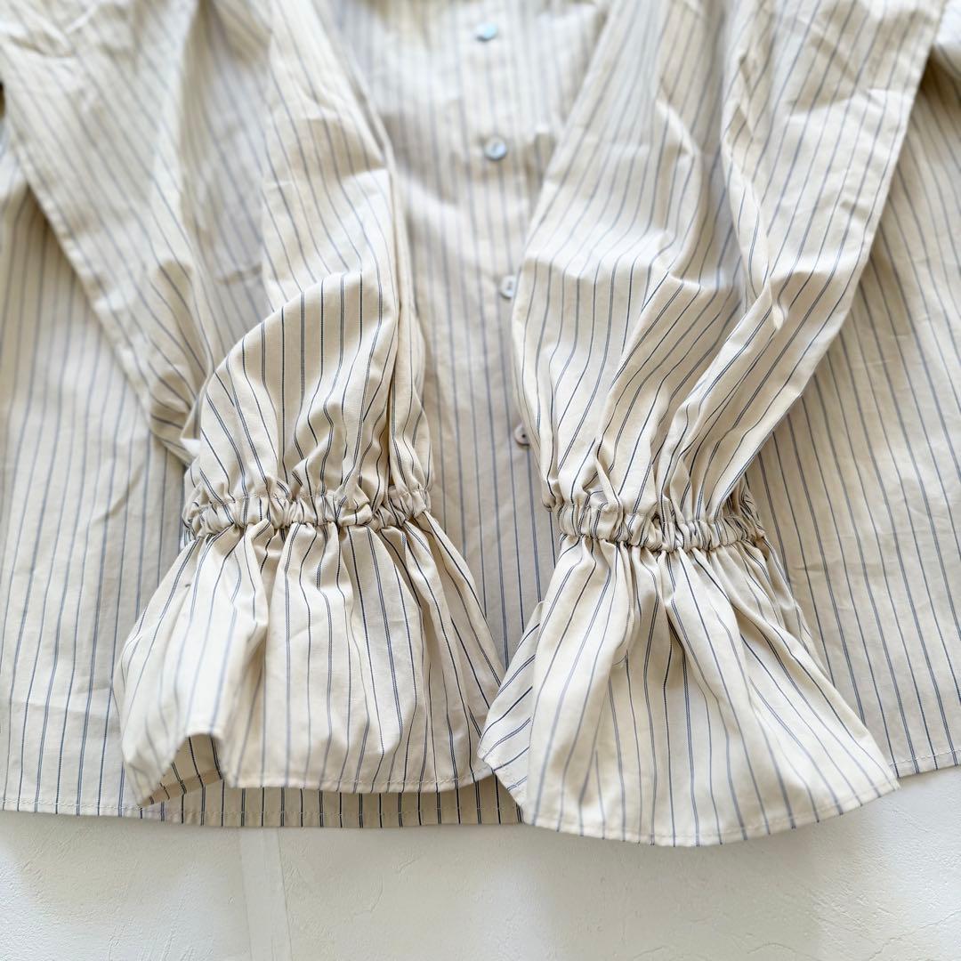 【タグ付き未使用！】スローブイエナ　タイプライターフリルカラーシャツ　ベージュ