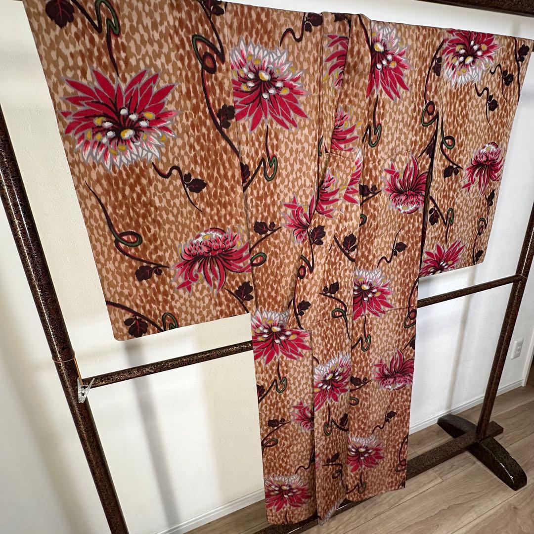 未使用品　袷　ばち襟　正絹　着物　146裄62　銘仙　茶色　赤　アンティーク