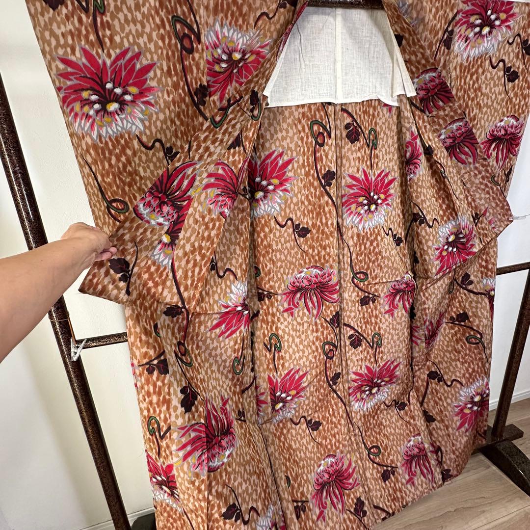 未使用品　袷　ばち襟　正絹　着物　146裄62　銘仙　茶色　赤　アンティーク