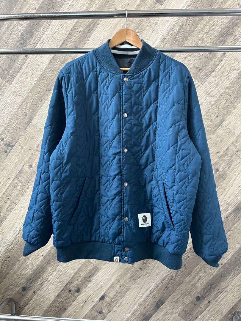 ★ アベイジングエイプ 刺繍ロゴ キルティング リバーシブル スタジャン