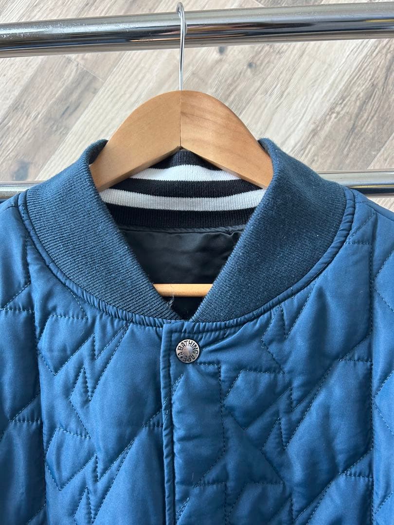 ★ アベイジングエイプ 刺繍ロゴ キルティング リバーシブル スタジャン