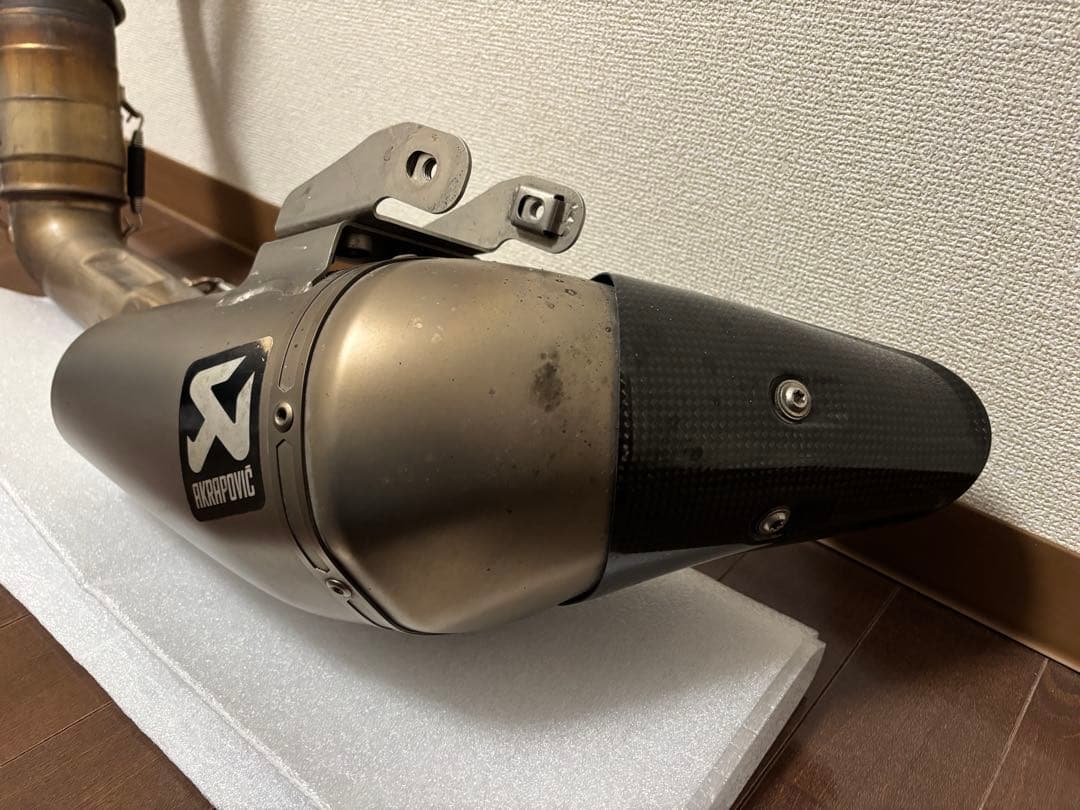 アクラポビッチ フルエキマフラー レーシングライン MT-07 / XSR700