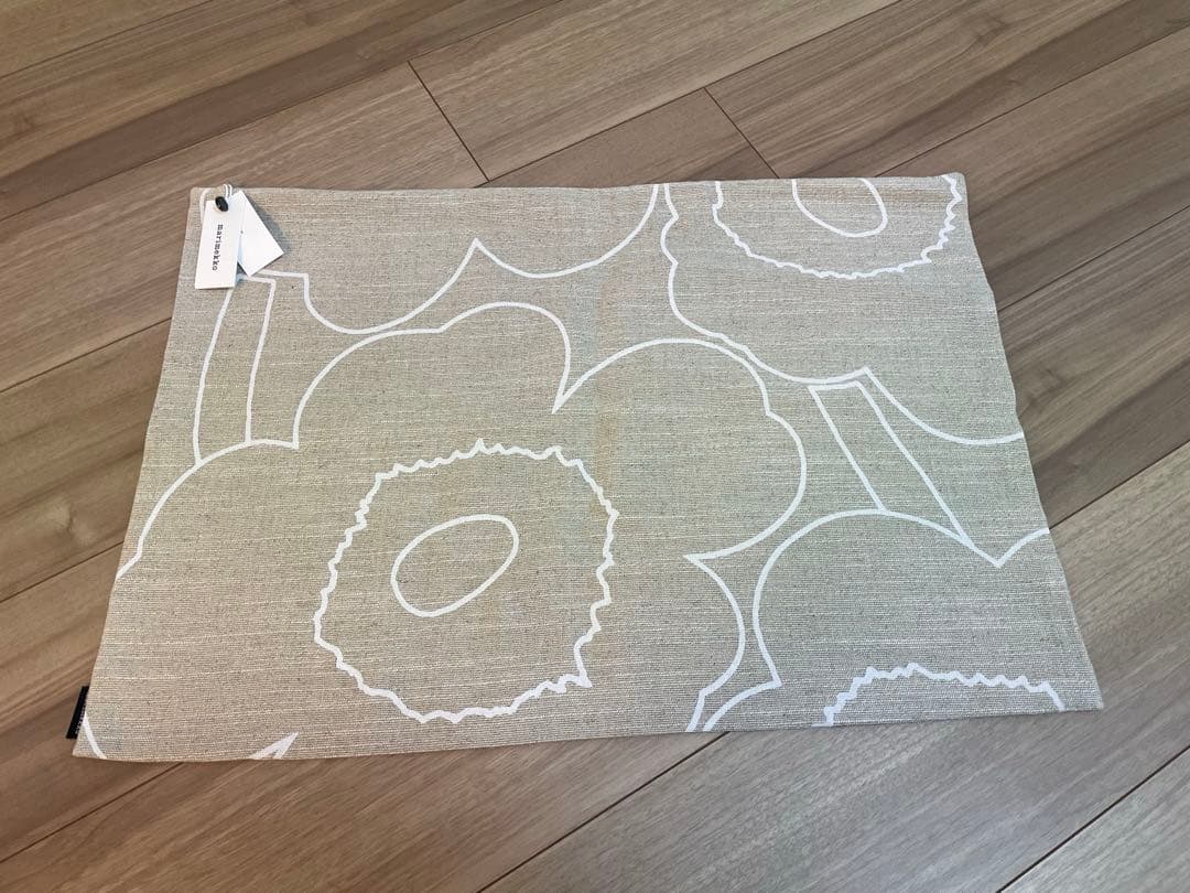 マリメッコ クッションカバー　Unikko