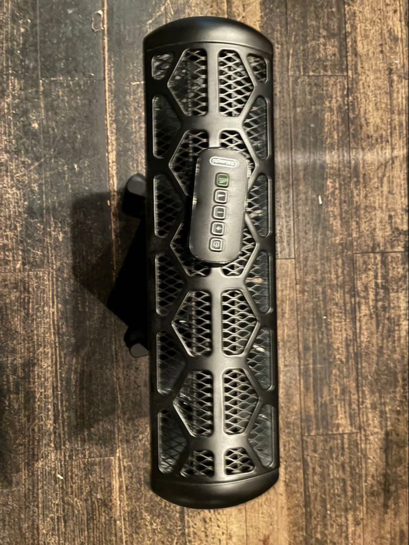 【美品】オイルヒーター スリムデザイン ホワイト/ブラックデロンギ