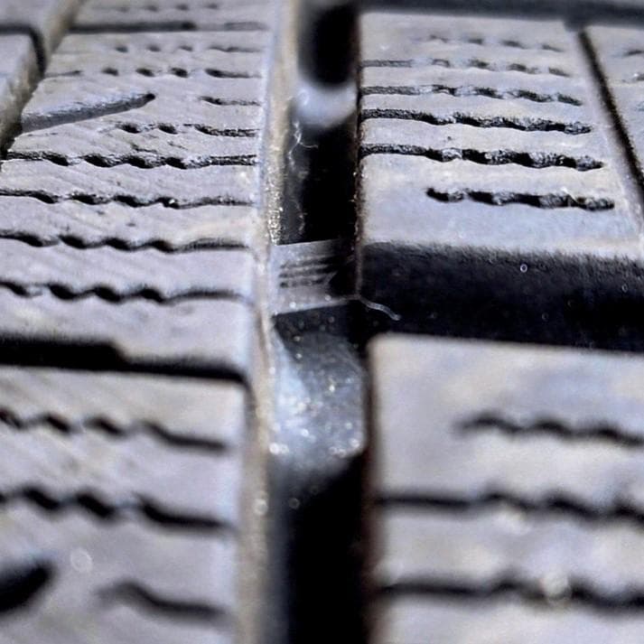 中古4本セット☆フォルクスワーゲン純正アルミホイール16インチ☆スタッドレス付き