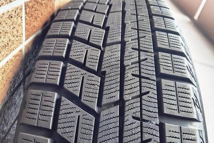 中古4本セット☆フォルクスワーゲン純正アルミホイール16インチ☆スタッドレス付き