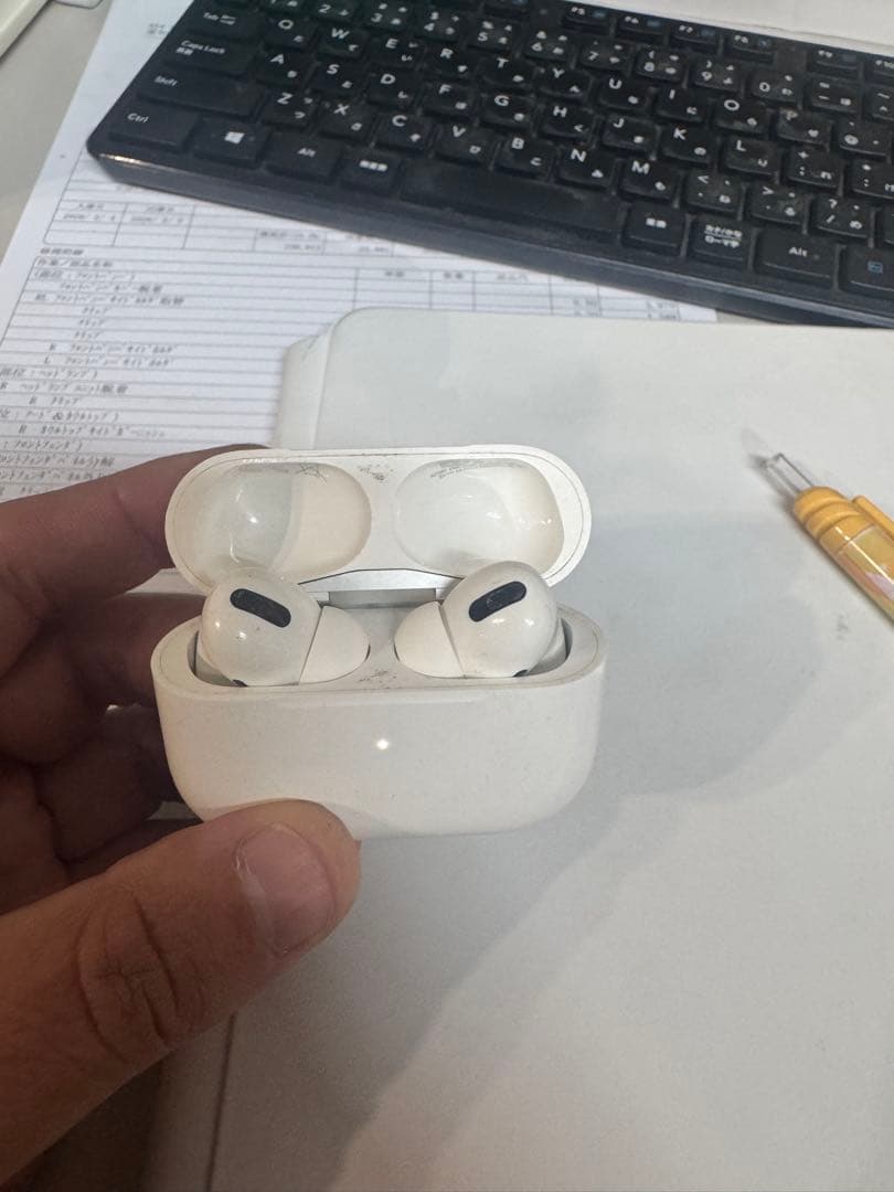 AirPods Pro 第一世代　本体 ホワイト ケース