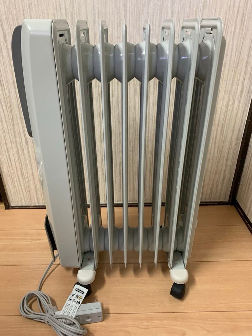 お値下げ致しました　美品　デロンギ　DeLonghi オイルヒーター