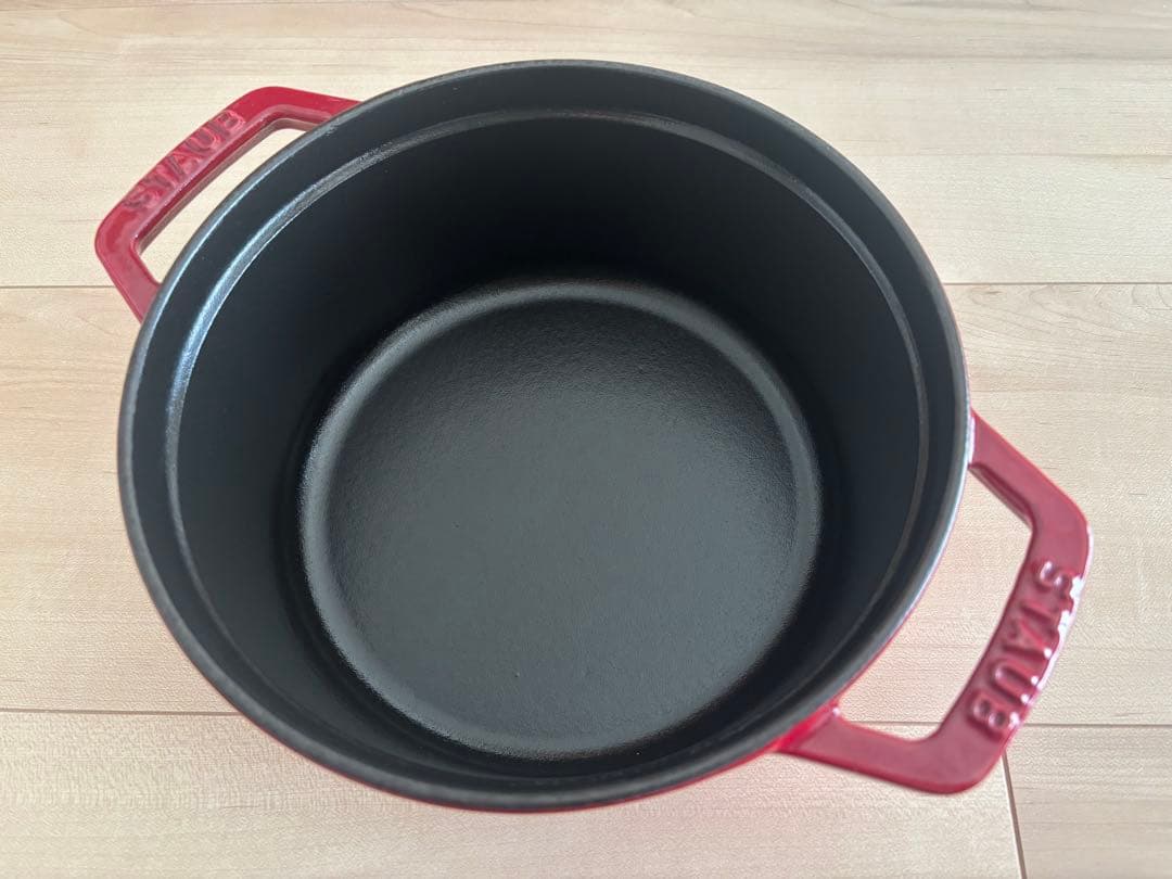 STAUB ラ・ココット チェリー　両手鍋　18センチ