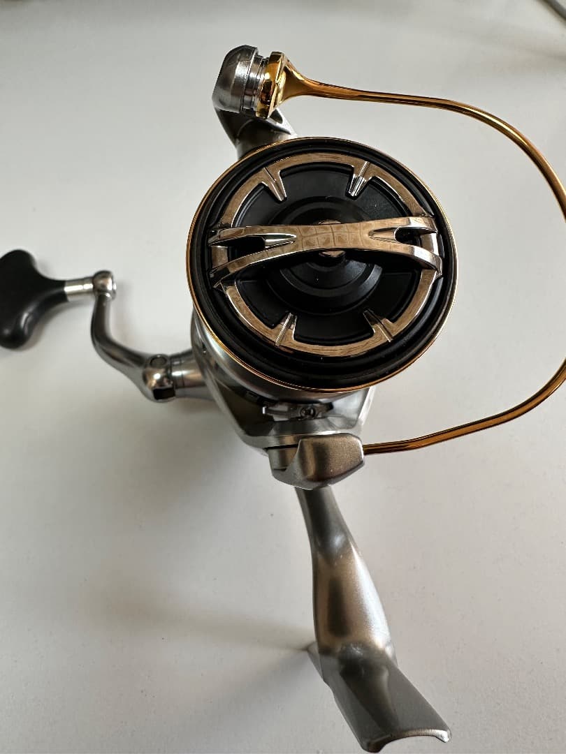 SHIMANO 15ツインパワーC3000HG スピニングリール