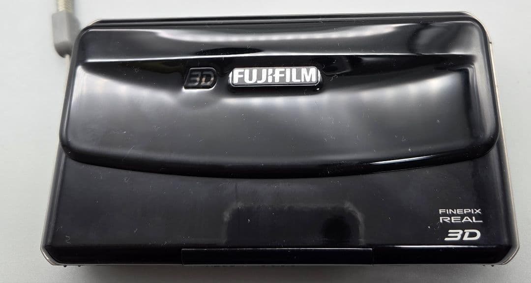 【レア品】3Dデジカメ　富士フィルム　 FinePix REAL 3D W1