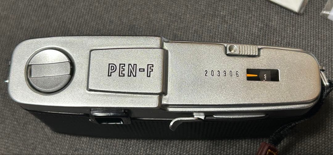 Olympus PEN フィルムカメラ F.Zuikoレンズ付き(動作未確認)