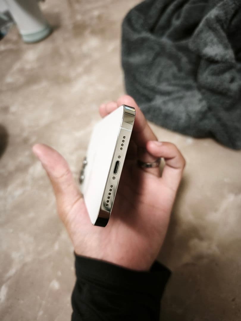 iPhone13 promax ホワイト128GB