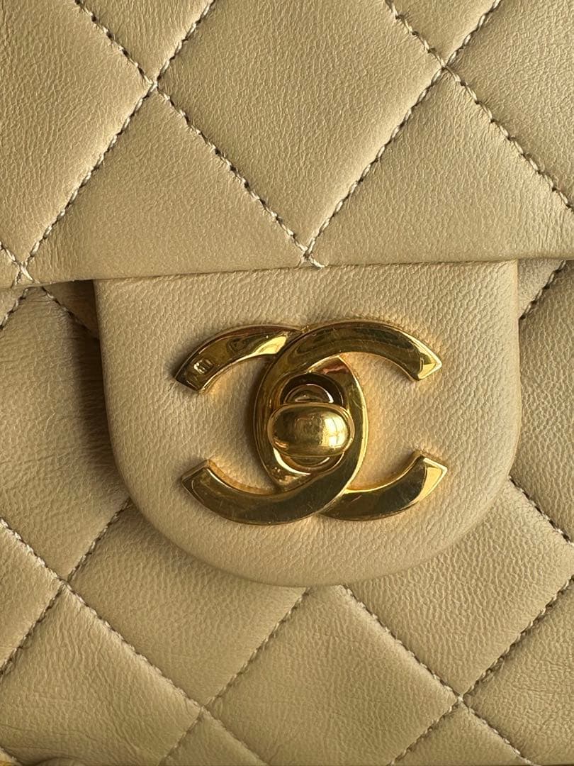 CHANEL ミニマトラッセ ベージュ ラムスキン