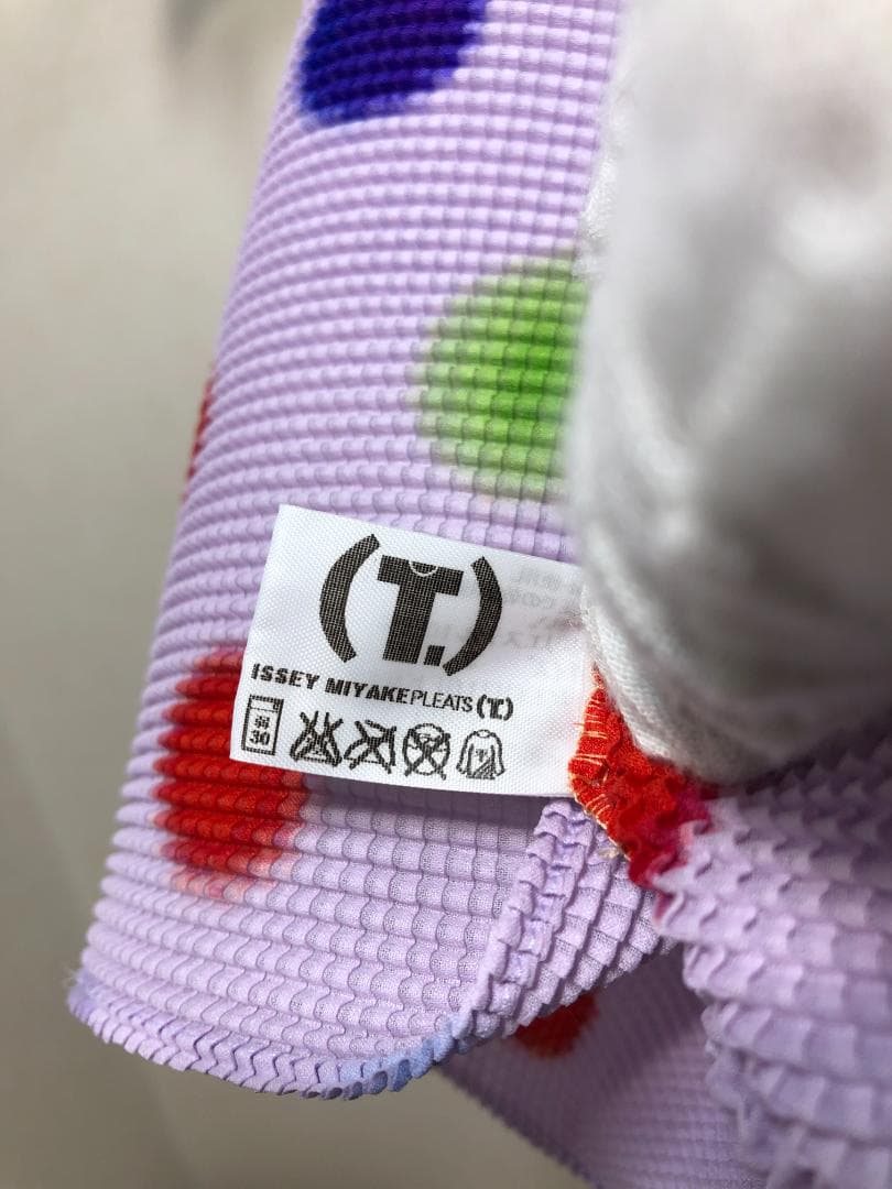 529051 ISSEY MIYAKE PLEATS (T.) ドット プリーツ