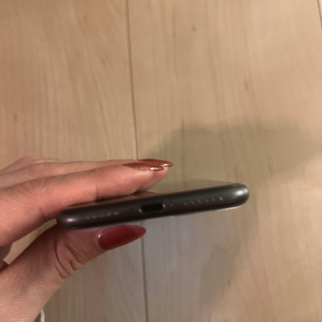 iPhone8 本体　64gb simフリー