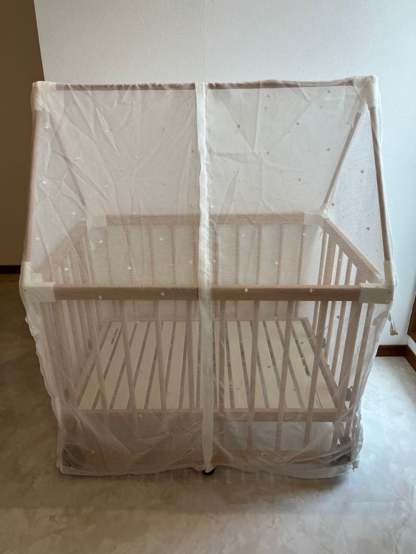 キャノピー付き★ファルスカ　ベビーベッド