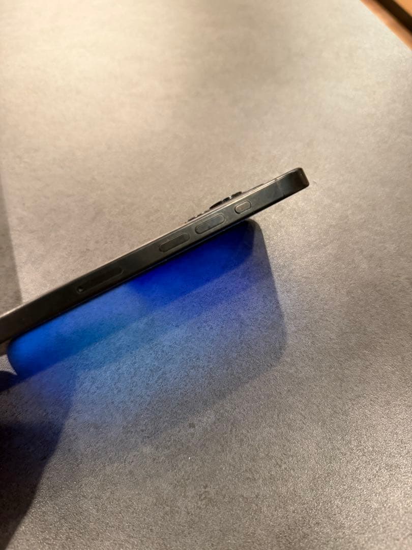 【極美品】Apple iPhone15Pro 本体　ブラックチタニウム