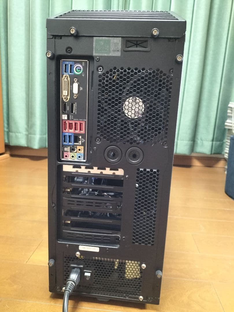 デイトレ 4画面 Windows11 GT 710搭載 Z77 i5