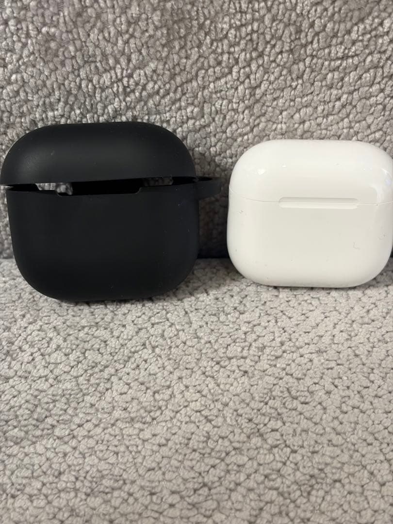 【極美品】AirPods 4（第4世代）ケース・右耳のみ・箱・おまけケース付
