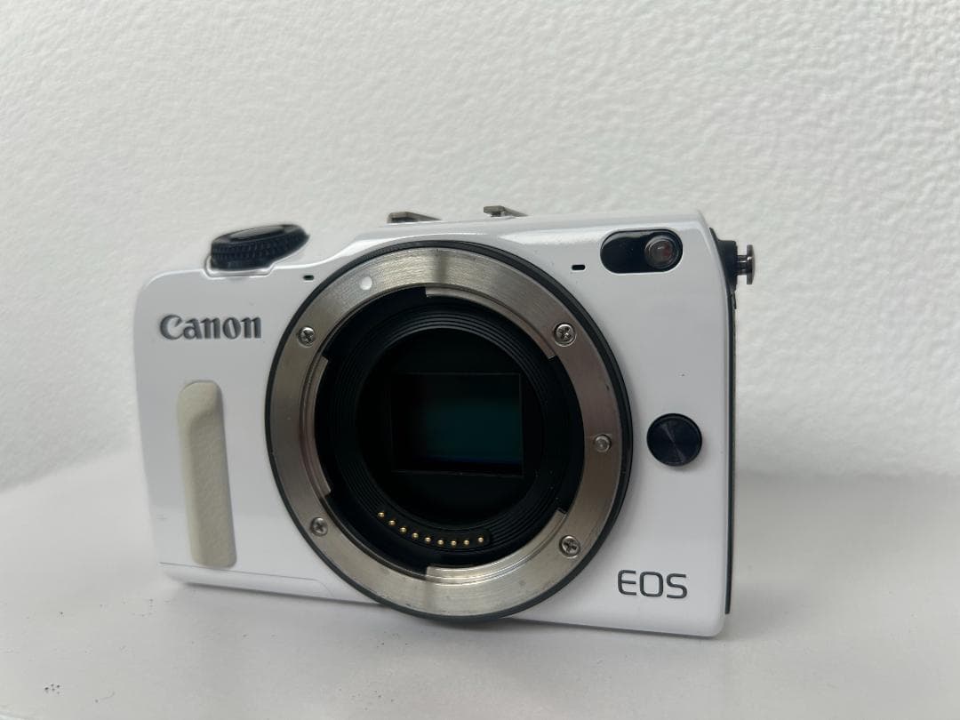 「美品」Canon EOS M2 ホワイト　ミラーレス一眼　コンパクトカメラ