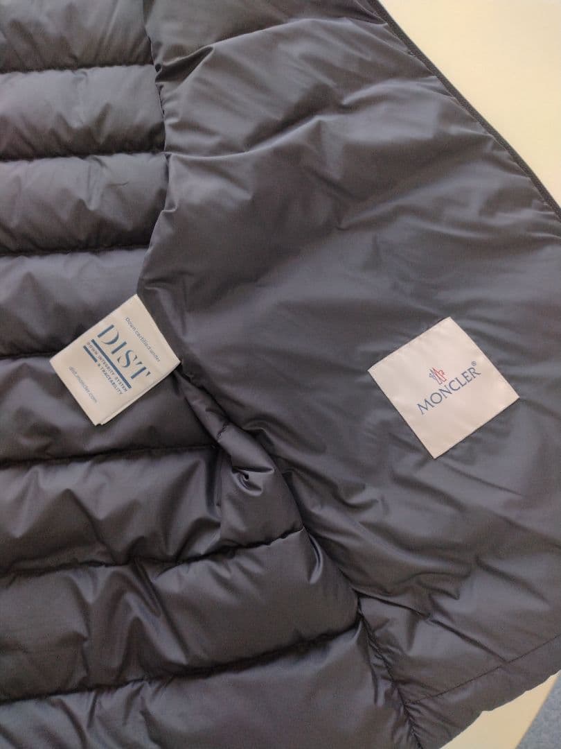 MONCLER ブラック ダウンベスト サイズ2