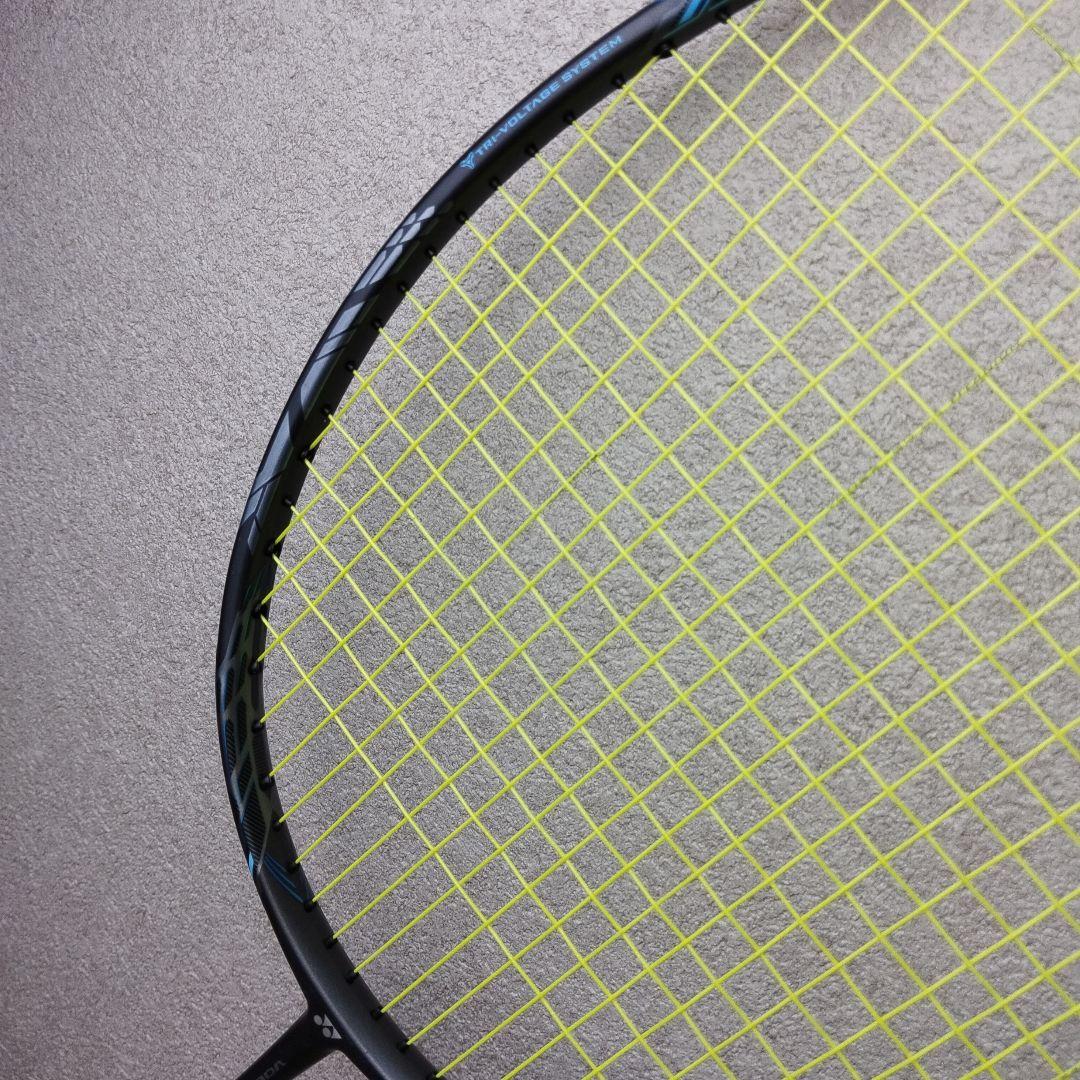 【極美品】YONEX VOLTRIC Z-FORCE Ⅱ 4UG5①