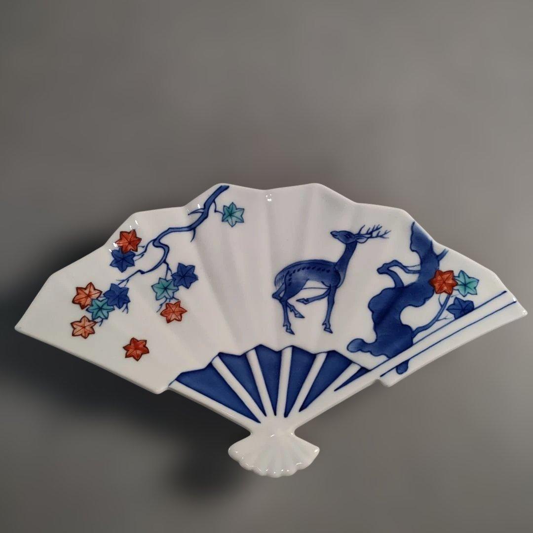 A1331-4/有田焼/宮内庁御用達 十四代辻常陸製染錦絵変扇面皿3客/懐石道具