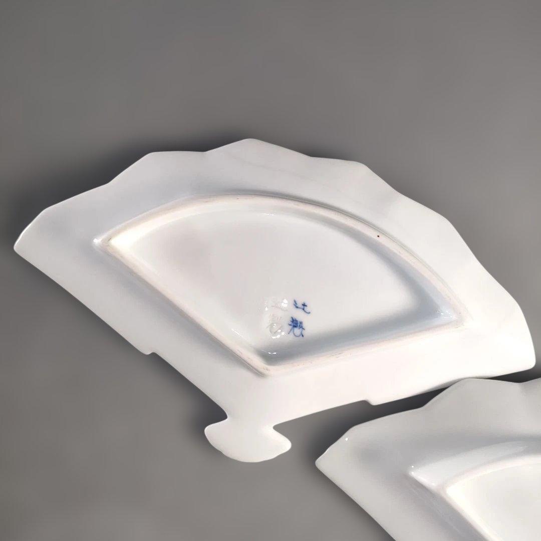 A1331-4/有田焼/宮内庁御用達 十四代辻常陸製染錦絵変扇面皿3客/懐石道具