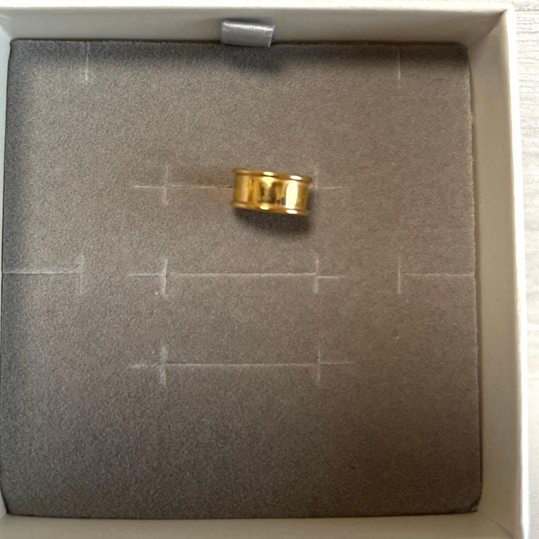 週末値引中　K18刻印あり18金　幅広フープピアス　片耳