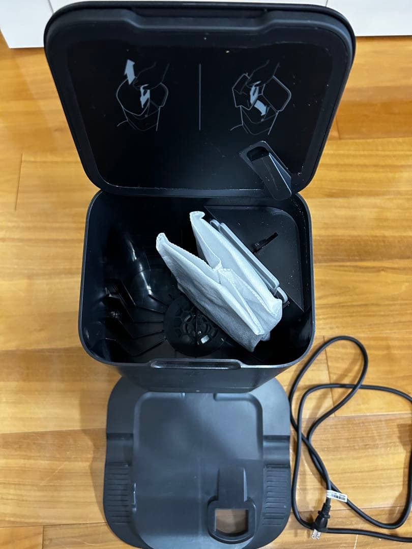 ルンバi3+ 黒 充電ドック付き